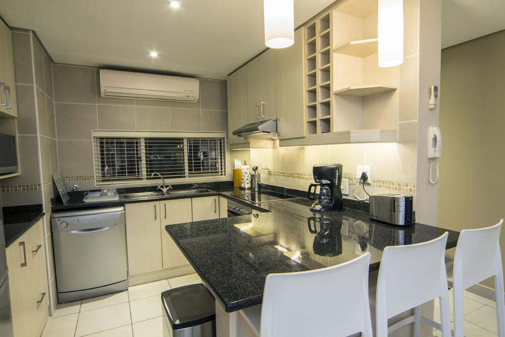 14 The Shades - By Stay In Umhlanga Durban Quarto foto